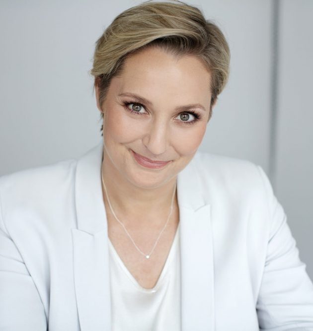 Moderation für Köln: Janine Steeger